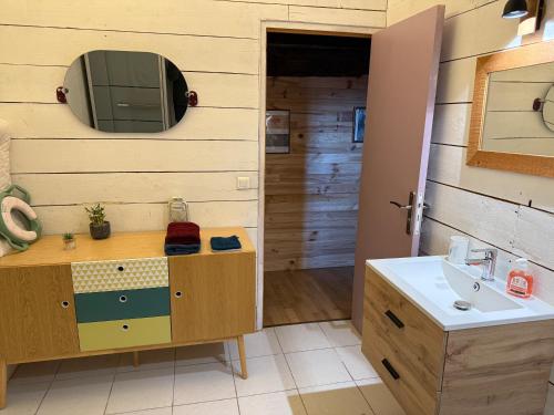 Baño, chambre d'hôte à Ternant les eaux (chambre d'hote a Ternant les eaux) in Issoire Baño, chambre d'hôte à Ternant les eaux (chambre d'hote a Ternant les eaux) in Issoire