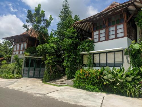 Omah Betakan Boutique Homestay in Sendangagung Omah Betakan Boutique Homestay in Sendangagung