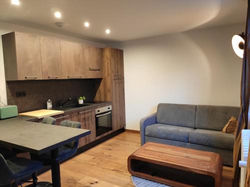 T2 cosy - Proche Briançon Serre Chevalier - Jardin - Vue montagne - Ski (T2 cosy - Proche Briancon Serre Chevalier - Jardin - Vue montagne - Ski) in Villar-Saint-Pancrace T2 cosy - Proche Briançon Serre Chevalier - Jardin - Vue montagne - Ski (T2 cosy - Proche Briancon Serre Chevalier - Jardin - Vue montagne - Ski) in Villar-Saint-Pancrace