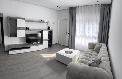 المرافق, JUAN XXIII Madrid in كوسلادا المرافق, JUAN XXIII Madrid in كوسلادا