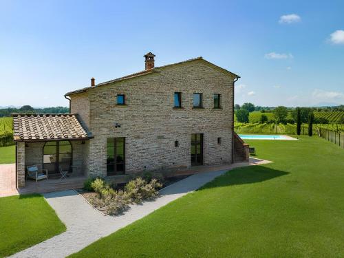 Utsikt, Villa Le Vigne, 10 pax, private pool, Top Comfort in Centoia Utsikt, Villa Le Vigne, 10 pax, private pool, Top Comfort in Centoia