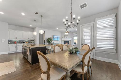 5 Minutes to DFW 4 Br 2 and a half BA in Коппелл 5 Minutes to DFW 4 Br 2 and a half BA in Коппелл