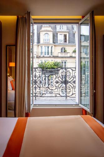 Balcony/terrace, Hotel La Bourdonnais in 7th - Tour Eiffel - Invalides Balcony/terrace, Hotel La Bourdonnais in 7th - Tour Eiffel - Invalides