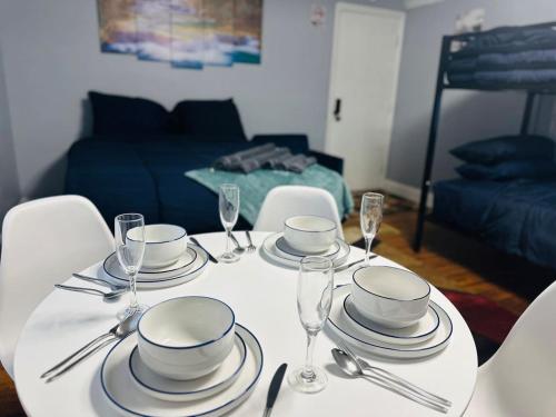 Renovated Master Suite near Buffalo Zoo Renovated Master Suite near Buffalo Zoo