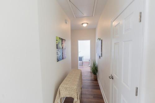 Modern 5 Bedroom Home - 2 miles to Atlanta Zoo and Aquarium near Aaron's Amphitheatre at Lakewood Modern 5 Bedroom Home - 2 miles to Atlanta Zoo and Aquarium near Aaron's Amphitheatre at Lakewood