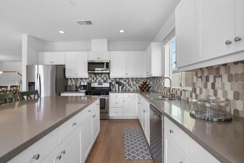 4Br 4Bath Love is All You Need in Allied Gardens 4Br 4Bath Love is All You Need in Allied Gardens