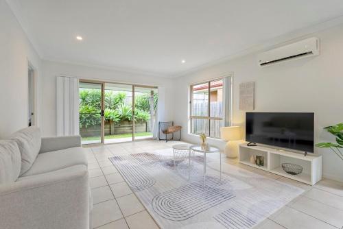 Cosy Escape Near the Parks in Coomera Cosy Escape Near the Parks in Coomera