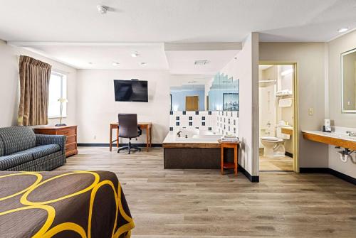 Super 8 By Wyndham Pittsburgh/Monroeville