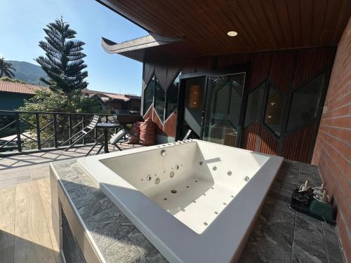 ChaoKoh Phi Phi Hotel & Resort in Ko Phi Phi ChaoKoh Phi Phi Hotel & Resort in Ko Phi Phi