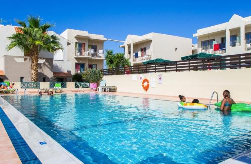 Swimming pool, Theoni Apartments in Crete Island Swimming pool, Theoni Apartments in Crete Island