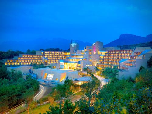 This photo about Zhongxin Jinling Hotel and Resort shared on HyHotel.com