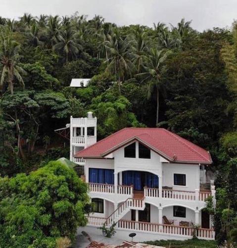 Holiday White House in Sinandigan Holiday White House in Sinandigan