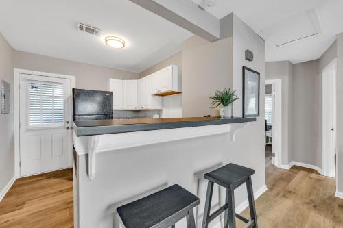 Kitchen, Unique 2BR Less than a mile from the Atlanta Zoo! in Summerhill Kitchen, Unique 2BR Less than a mile from the Atlanta Zoo! in Summerhill