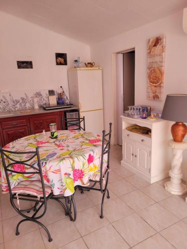 Métairie de l'église (Metairie de l'eglise) in Bouglon Métairie de l'église (Metairie de l'eglise) in Bouglon