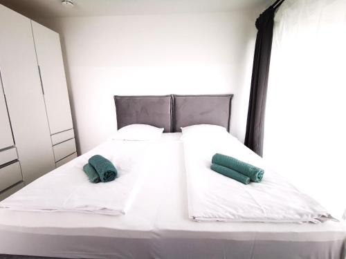 HH 04 Modernes Apartment am Winterhuder Marktplatz Alster Stadtpark - Boxspringbetten