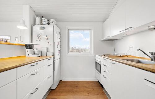 Kitchen, 2 Bedroom Pet Friendly Home In Roskilde in Roskilde Kitchen, 2 Bedroom Pet Friendly Home In Roskilde in Roskilde
