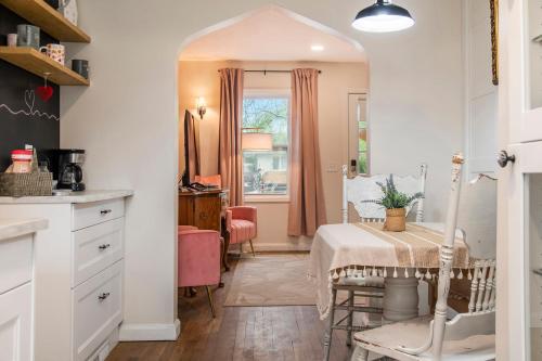 Sweet Rose Cottage A Romantic Getaway near Mormon Pioneer Cemetery Sweet Rose Cottage A Romantic Getaway near Mormon Pioneer Cemetery