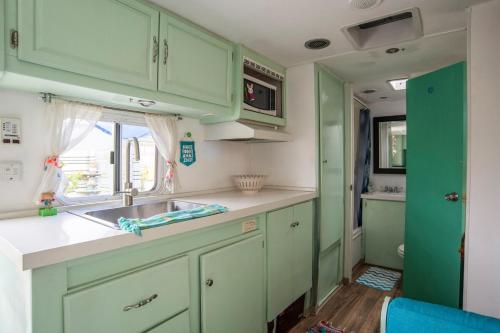 Beach cozy fresh vibes RV in El Sauzal Beach cozy fresh vibes RV in El Sauzal