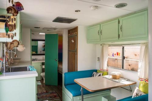 Beach cozy fresh vibes RV in El Sauzal Beach cozy fresh vibes RV in El Sauzal