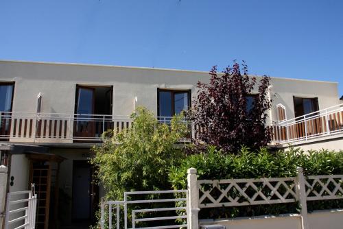 Erkély/terasz, Auberge Du Cheval Blanc in Mezidon-Canon Erkély/terasz, Auberge Du Cheval Blanc in Mezidon-Canon