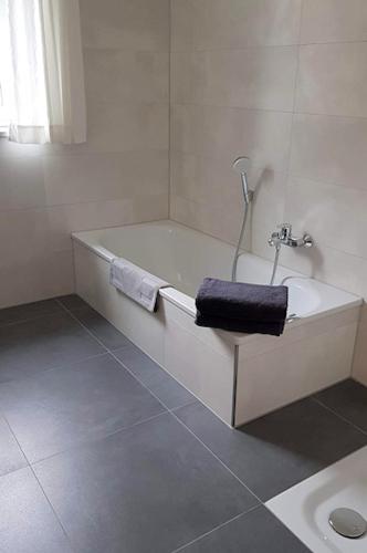 VILLA BERGAUF, Studio Apartment Kaiserin Elisabeth Sisi INKL KÖNIGSCARD !! (VILLA BERGAUF, Studio Apartment Kaiserin Elisabeth Sisi INKL KONIGSCARD !!) in 霍恩派辛堡 VILLA BERGAUF, Studio Apartment Kaiserin Elisabeth Sisi INKL KÖNIGSCARD !! (VILLA BERGAUF, Studio Apartment Kaiserin Elisabeth Sisi INKL KONIGSCARD !!) in 霍恩派辛堡