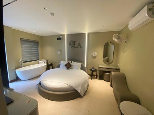 Lam Anh Hotel 7 Pháp Vân Hoàng Mai 41BT1 in Thanh Tri Lam Anh Hotel 7 Pháp Vân Hoàng Mai 41BT1 in Thanh Tri