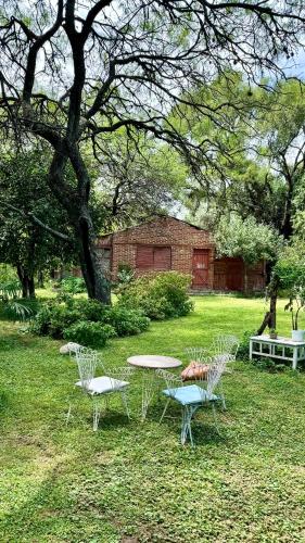 Casita cercana a plaza de Villa de las Rosas con patio y asador in Villa Las Rosas Casita cercana a plaza de Villa de las Rosas con patio y asador in Villa Las Rosas