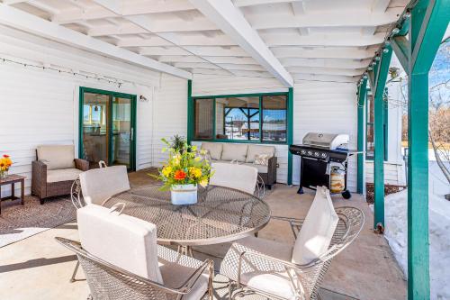 Patio and Mountain Views Farmhouse in Mancos! in Mesa Verde Patio and Mountain Views Farmhouse in Mancos! in Mesa Verde