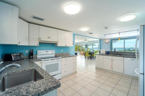 Waterfront Beach House with Dock & Heated Pool in Little Torch Key Waterfront Beach House with Dock & Heated Pool in Little Torch Key