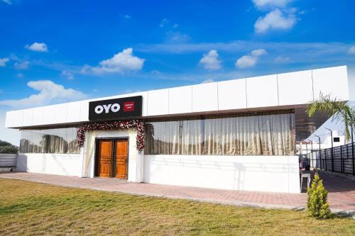 Вхід, Super Hotel O Godavari Lawn in Bhedaghat Вхід, Super Hotel O Godavari Lawn in Bhedaghat