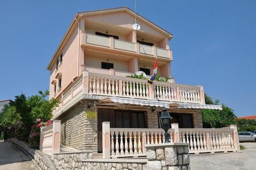 A szálláshely kívülről, Apartments with a parking space Lopar, Rab - 23747 in Rab A szálláshely kívülről, Apartments with a parking space Lopar, Rab - 23747 in Rab