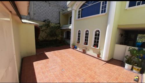 Cálida y Amplia Habitacion Valle de los Chillos (Calida y Amplia Habitacion Valle de los Chillos) in ลูลุนโกโต Cálida y Amplia Habitacion Valle de los Chillos (Calida y Amplia Habitacion Valle de los Chillos) in ลูลุนโกโต