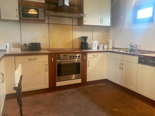 Ferienhaus WAFFENKAMMER fur 7 Erw im Rittergut Leppersdorf bei Radeberg in Schwarzheide Ferienhaus WAFFENKAMMER fur 7 Erw im Rittergut Leppersdorf bei Radeberg in Schwarzheide