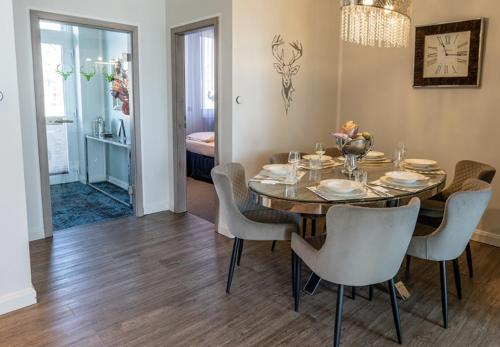 BESOTEL Mettmann-schicke FeWo oder Apartments nahe Golfplatz Gruiten und Neandertal mit Glasfaser WL in Mettmann BESOTEL Mettmann-schicke FeWo oder Apartments nahe Golfplatz Gruiten und Neandertal mit Glasfaser WL in Mettmann