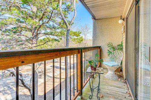 4 Mi to Greers Ferry Lake Condo with Deck and Balcony in Fairfield Bay (AR) 4 Mi to Greers Ferry Lake Condo with Deck and Balcony in Fairfield Bay (AR)