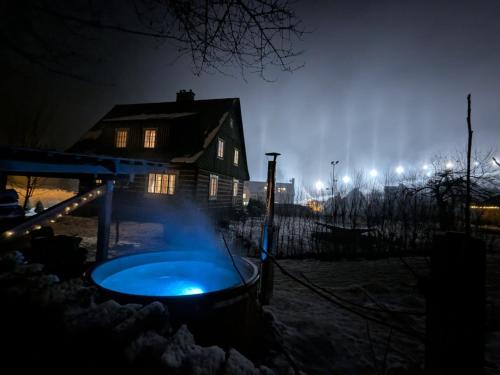 جاكوزي, Roubenka Krajinářka (Roubenka Krajinarka) in Dolni Dvur جاكوزي, Roubenka Krajinářka (Roubenka Krajinarka) in Dolni Dvur