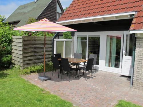 Ferienhaus HET GANZELAND by FeWo-PLAN OOST100 direkt am LAUWERSMEER gelegen in Dongeradeel Ferienhaus HET GANZELAND by FeWo-PLAN OOST100 direkt am LAUWERSMEER gelegen in Dongeradeel