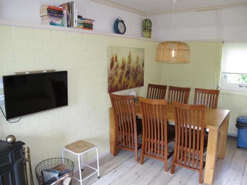 Ferienhaus HET GANZELAND by FeWo-PLAN OOST100 direkt am LAUWERSMEER gelegen in Dongeradeel Ferienhaus HET GANZELAND by FeWo-PLAN OOST100 direkt am LAUWERSMEER gelegen in Dongeradeel