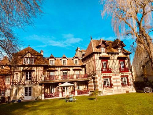 Manoir des Étangs (Manoir des Etangs) in Mezidon-Canon Manoir des Étangs (Manoir des Etangs) in Mezidon-Canon
