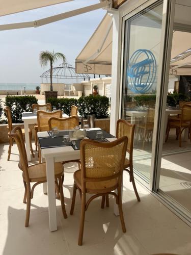 Restaurant, Gondola Marine Resort in Halat Restaurant, Gondola Marine Resort in Halat