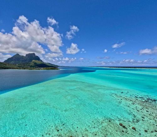 Bora Bora Fare Sophia in Остров Бора Бора Bora Bora Fare Sophia in Остров Бора Бора