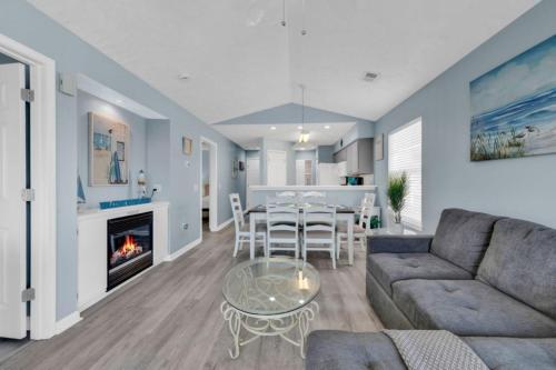 Charming 2 BR Condo on the Water! near Myrtle Waves Water Park Charming 2 BR Condo on the Water! near Myrtle Waves Water Park