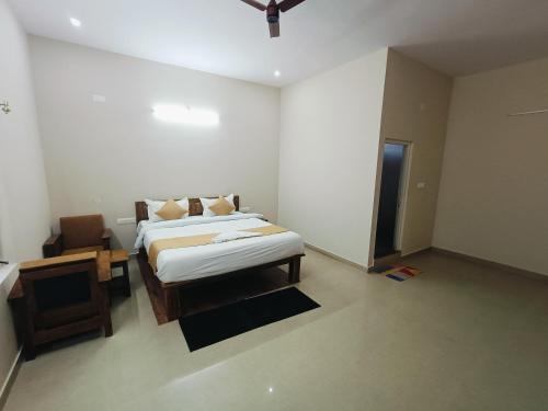 Sri Lakshmi Dev's comfort in Srirangapatna Sri Lakshmi Dev's comfort in Srirangapatna