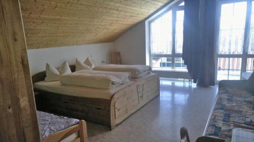 Gästehaus am Rathaus, Mehrbettzimmer 1 (Gastehaus am Rathaus, Mehrbettzimmer 1) in 霍恩派辛堡 Gästehaus am Rathaus, Mehrbettzimmer 1 (Gastehaus am Rathaus, Mehrbettzimmer 1) in 霍恩派辛堡