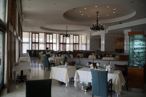 Hotel El Aurassi in Alger Hotel El Aurassi in Alger