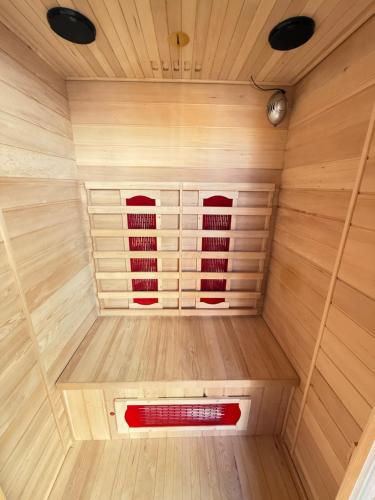 sauna, Ferienwohnung im Usseltal - Zirben Spa - Monheimer Alb - Altmühltal - Familie Geyer Daiting (Ferienwohnung im Usseltal - Zirben Spa - Monheimer Alb - Altmuhltal - Familie Geyer Daiting) in Monheim sauna, Ferienwohnung im Usseltal - Zirben Spa - Monheimer Alb - Altmühltal - Familie Geyer Daiting (Ferienwohnung im Usseltal - Zirben Spa - Monheimer Alb - Altmuhltal - Familie Geyer Daiting) in Monheim