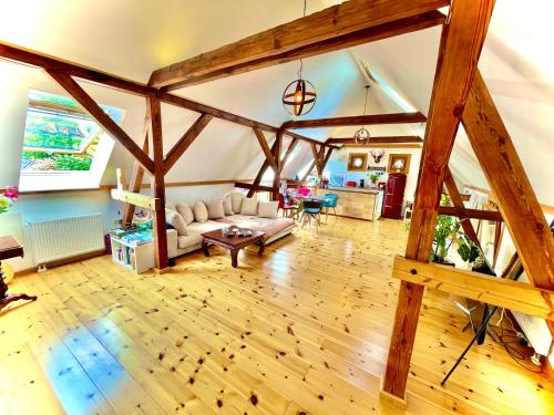 Historisches Retro Loft 70m2 mit Garten & Seenähe