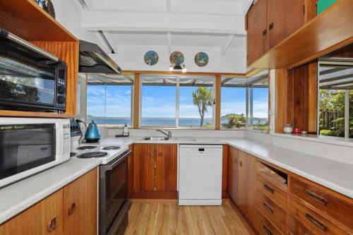 Hannah's Bay Lakefront in Hannas Öböl Hannah's Bay Lakefront in Hannas Öböl