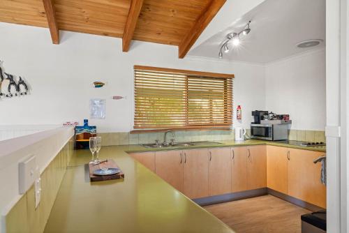 Rhyll Retreat with Water Views in Rhyll Rhyll Retreat with Water Views in Rhyll