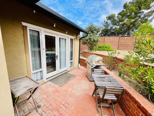Balcony/terrace, On Site Parking King Master Suite UCSD Walk near Torrey Pines Gliderport Balcony/terrace, On Site Parking King Master Suite UCSD Walk near Torrey Pines Gliderport